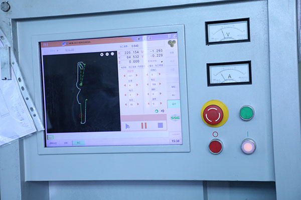 全自動智能點(diǎn)膠機(jī)調(diào)試