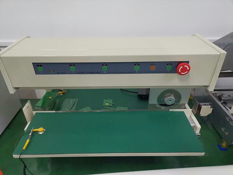 分板機(jī)正面圖