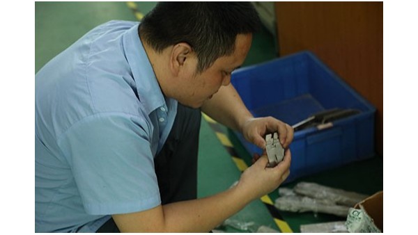 點(diǎn)膠機(jī)設(shè)備的價(jià)格