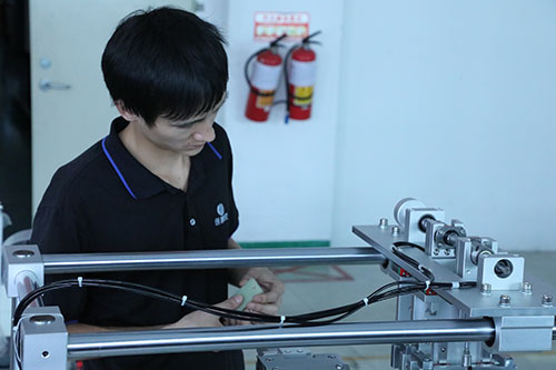 深圳全自動點膠機