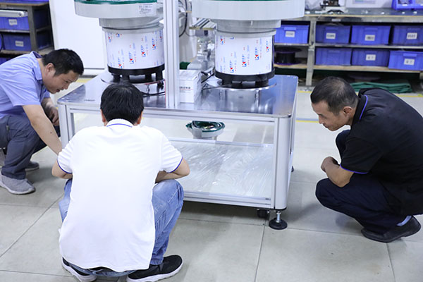 深圳熱熔膠自動(dòng)視覺點(diǎn)膠機(jī)廠家