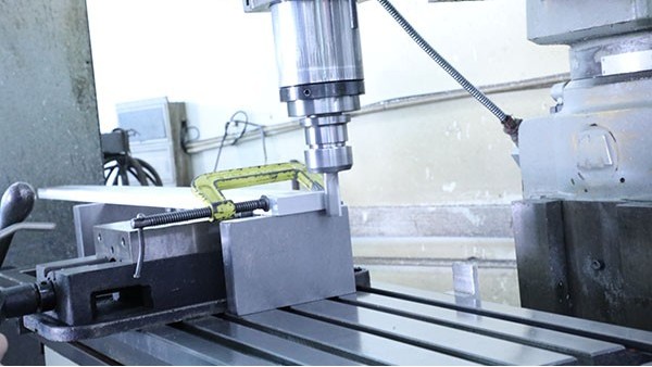 四軸點膠機控制系統