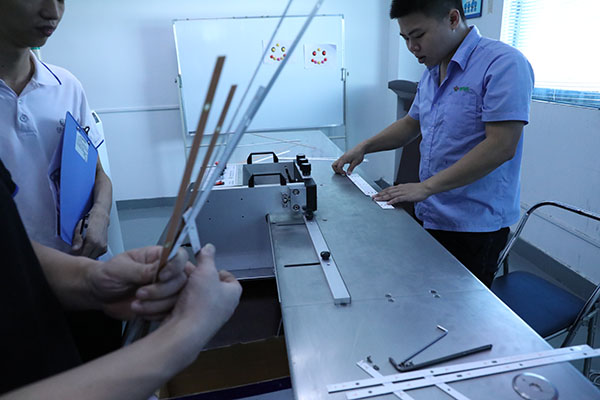 半自動點膠機多少錢