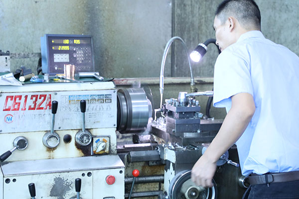 全自動點(diǎn)膠機(jī)加工